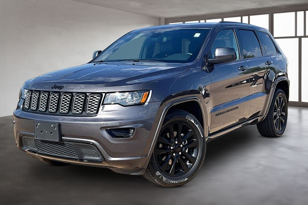 Gray (Granite Crystal Metallic Clearcoat) 2018 Jeep Grand Cherokee SUV / Crossover 4X2 8-Speed Automatic