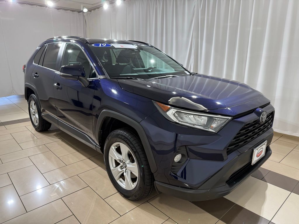 Thumbnail: 2019 Toyota RAV4 - 7