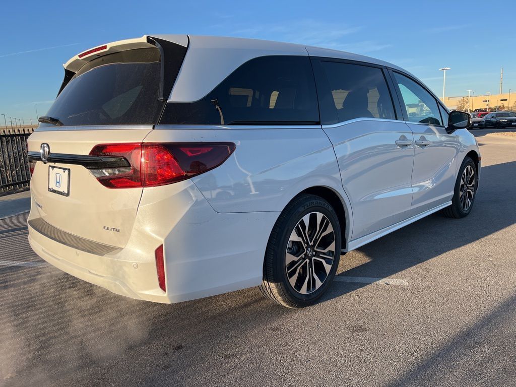 Thumbnail: 2026 Honda Odyssey - 3