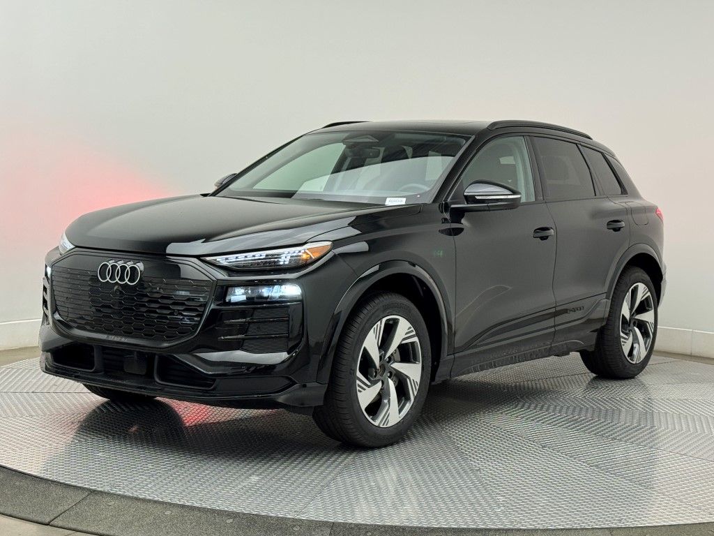 2025 Audi e-tron Premium 4