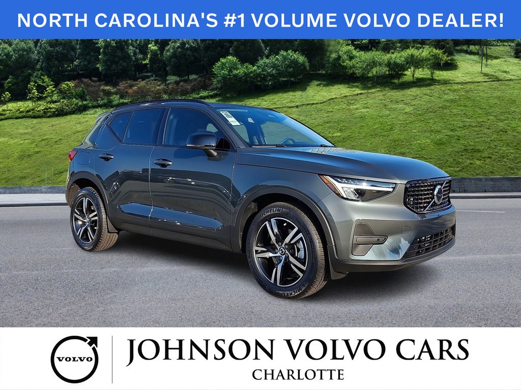 Forest Lake 2026 Volvo XC40 SUV / Crossover All-Wheel Drive Automatic