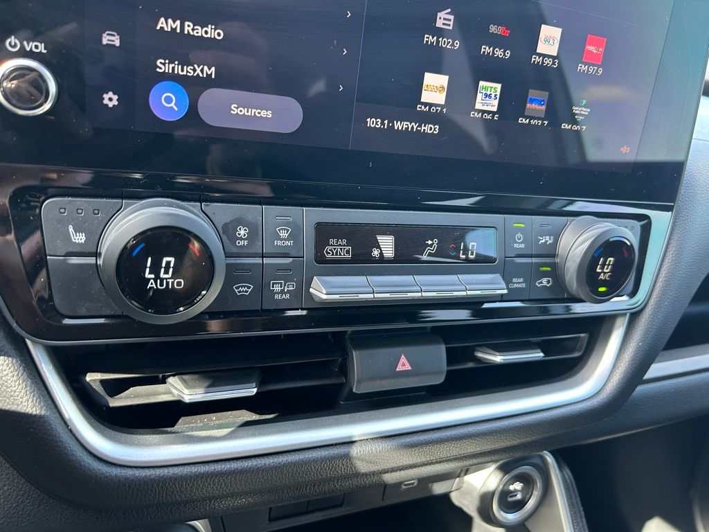 2024 Toyota Grand Highlander XLE 27
