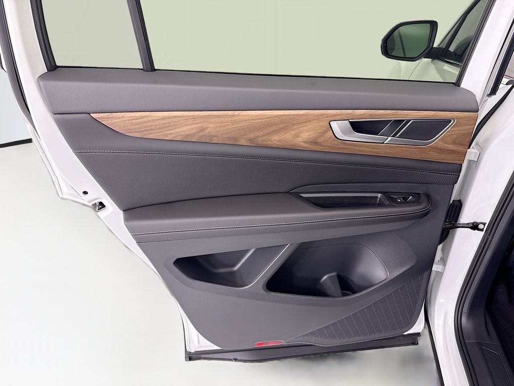 Thumbnail: 2026 Volkswagen Atlas - 24