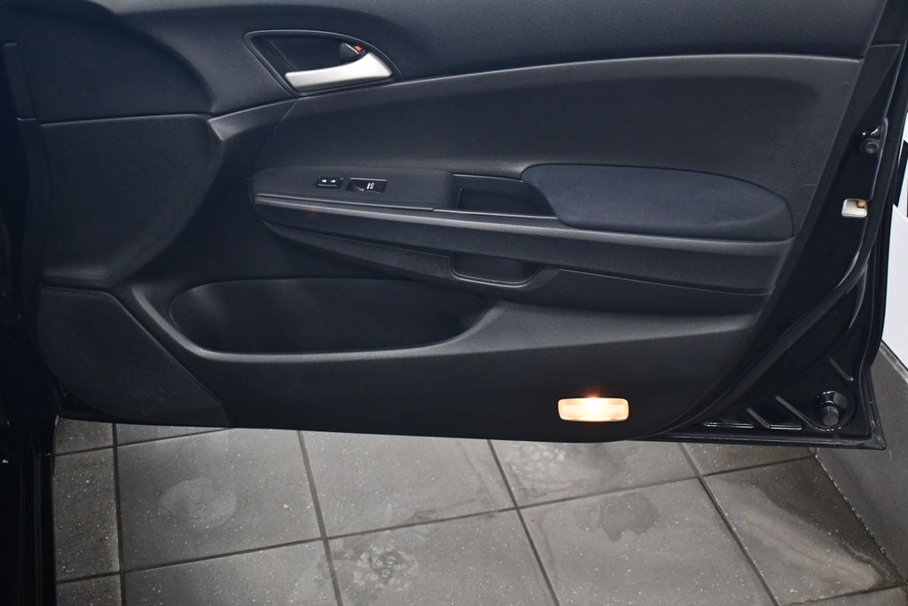 Thumbnail: 2011 Honda Accord - 30