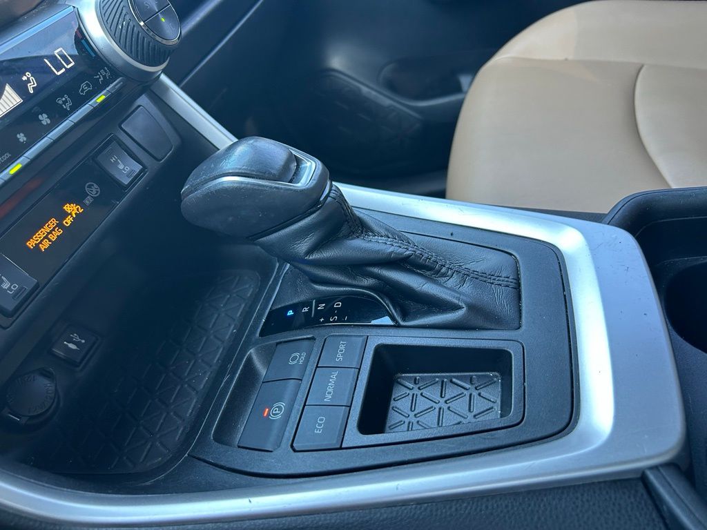 2019 Toyota RAV4 XLE Premium 21