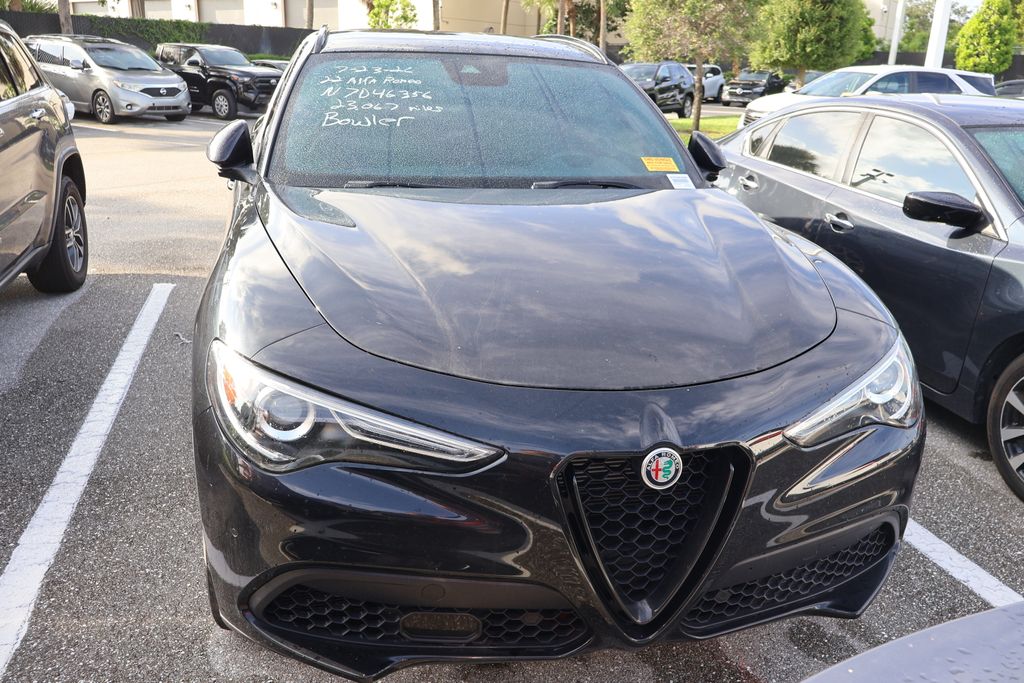 Thumbnail: 2022 Alfa Romeo Stelvio - 5