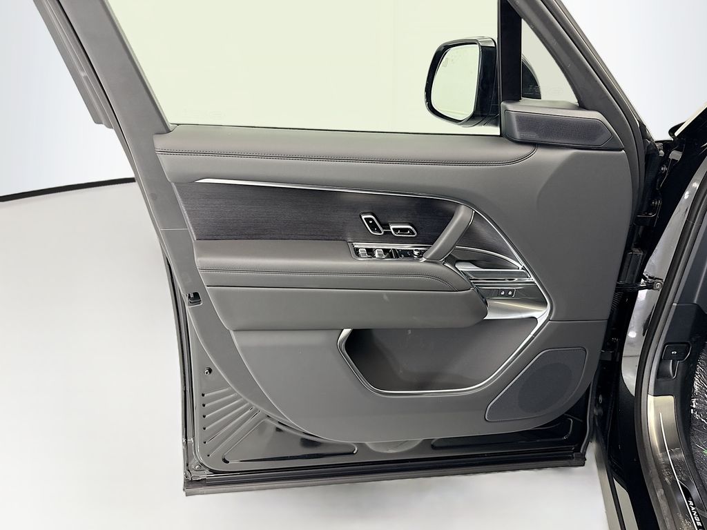 Thumbnail: 2026 Land Rover Range Rover - 23