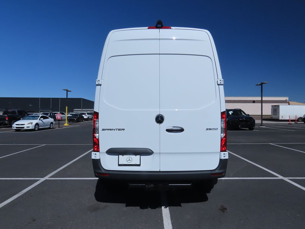 2025 Mercedes-Benz Sprinter 2500 6