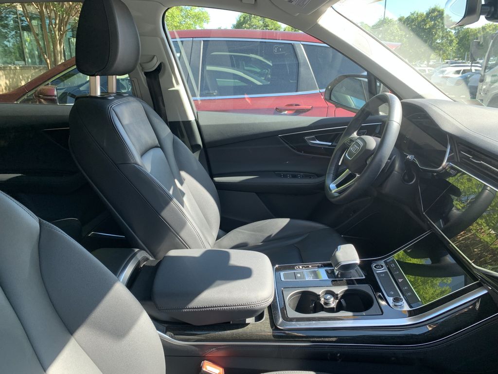 Thumbnail: 2023 Audi Q7 - 4