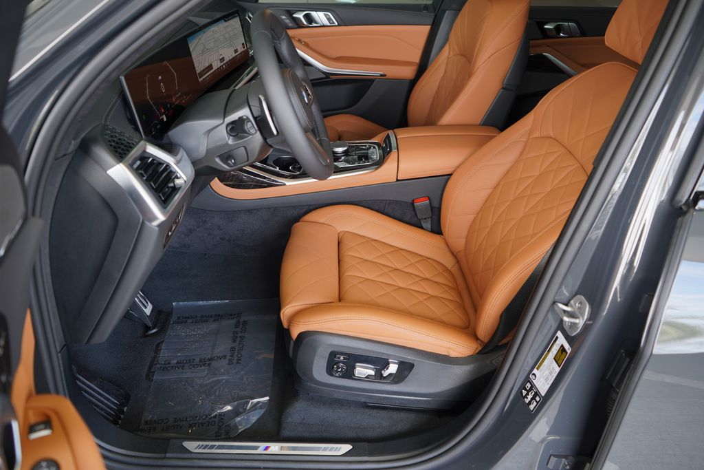 Thumbnail: 2026 BMW X7 - 11