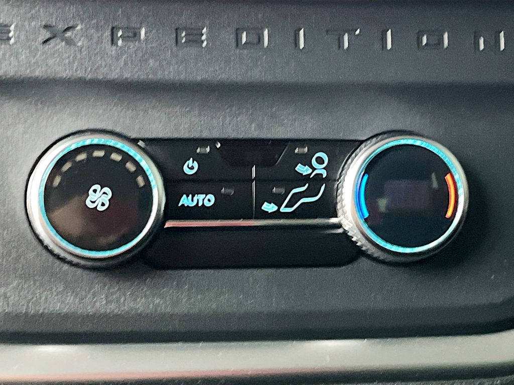 Used 2025 White Ford Active image 27