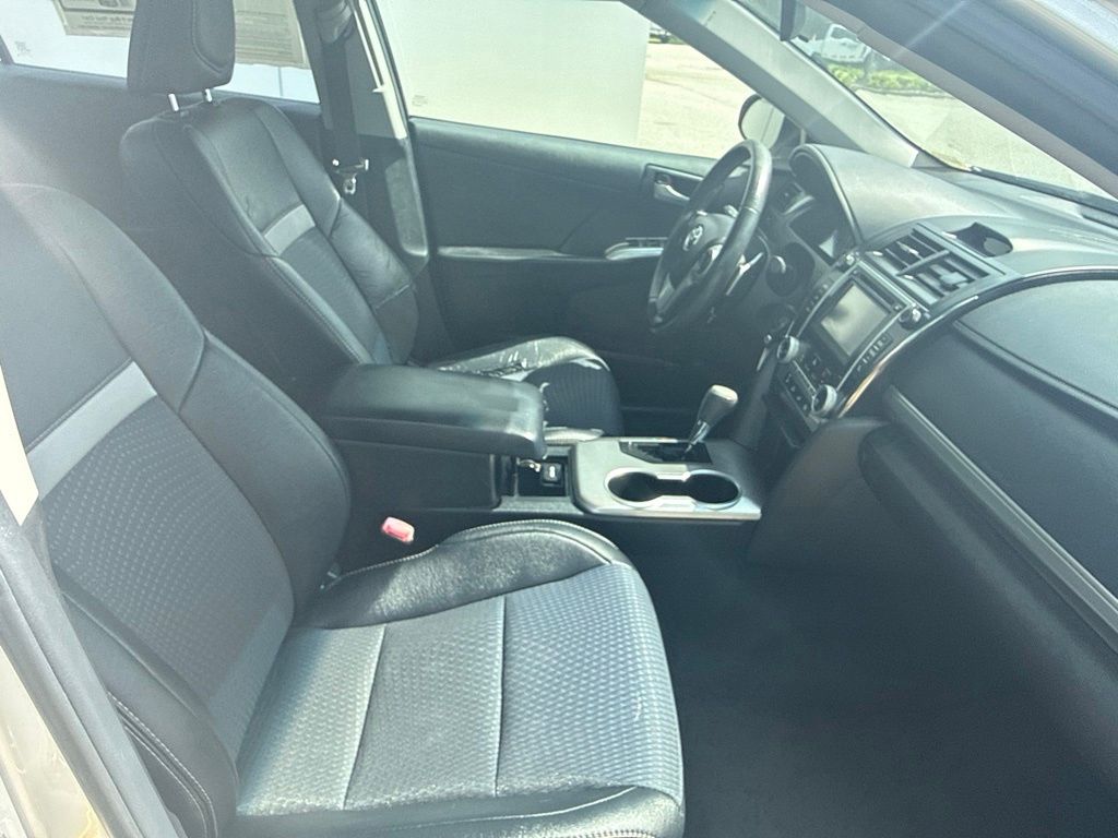 2014 Toyota Camry SE Sport