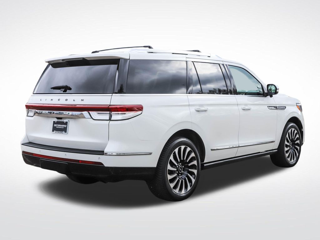 Thumbnail: 2022 Lincoln Navigator - 5