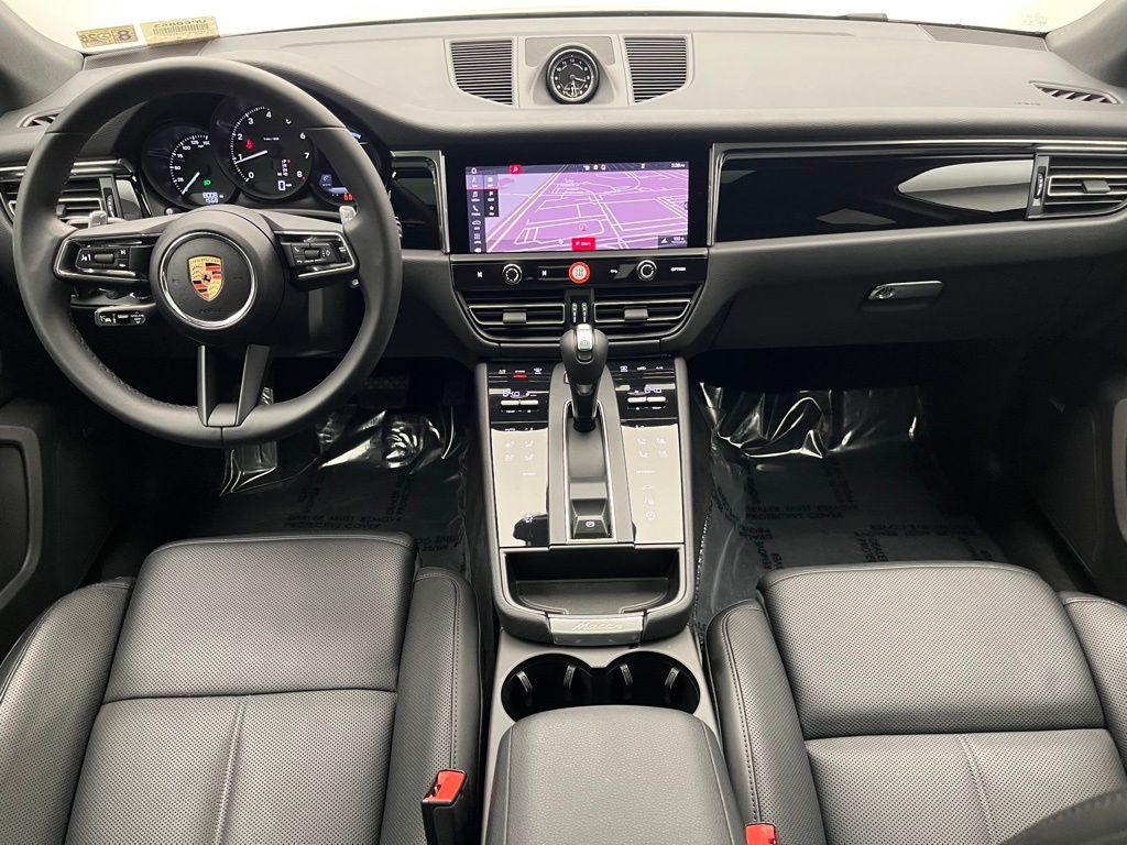 Thumbnail: 2025 Porsche Macan - 26
