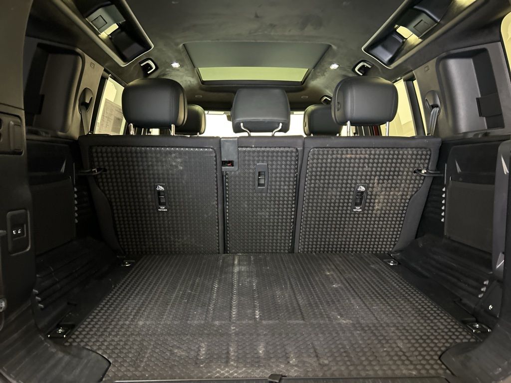 Thumbnail: 2025 Land Rover Defender - 26