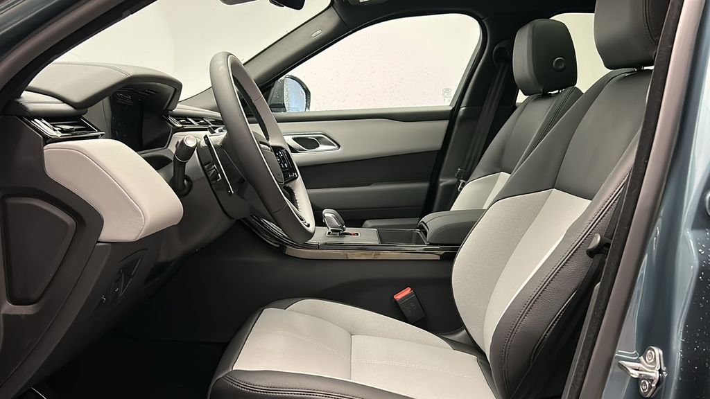 2026 Land Rover Range Rover Velar Dynamic SE 12