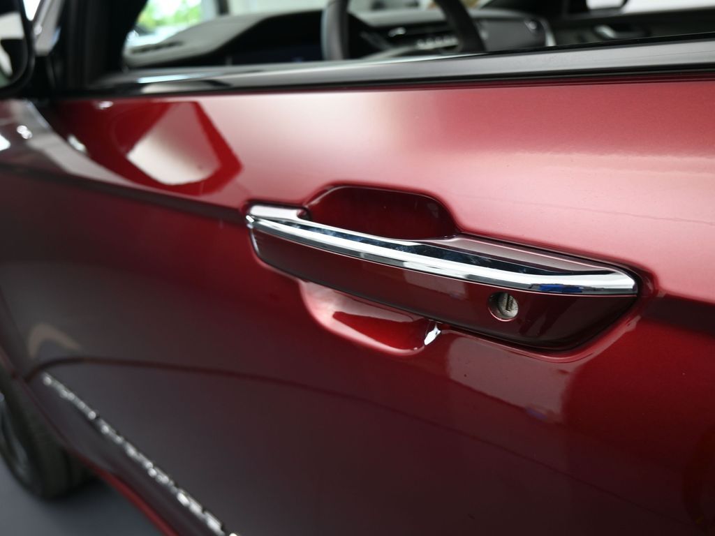 Used 2023 Velvet Red Pearlcoat Jeep Overland image 37