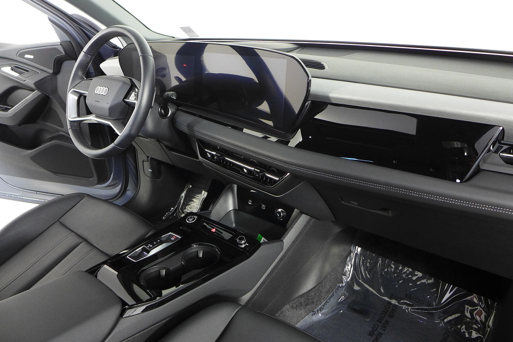 Thumbnail: 2025 Audi Q6 e-tron - 13