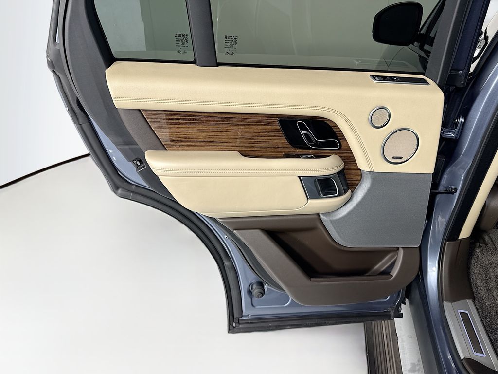 Thumbnail: 2018 Land Rover Range Rover - 26