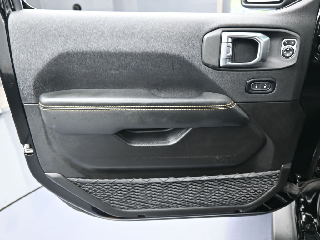 Used 2025 Black Clearcoat Jeep Rubicon 392 image 13