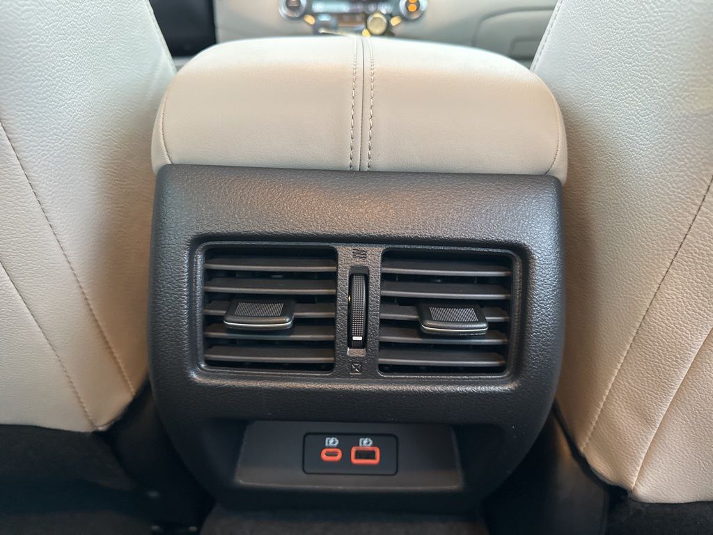 2025 Pearl White Tricoat Nissan Altima 2.5 SL FWD Sedan