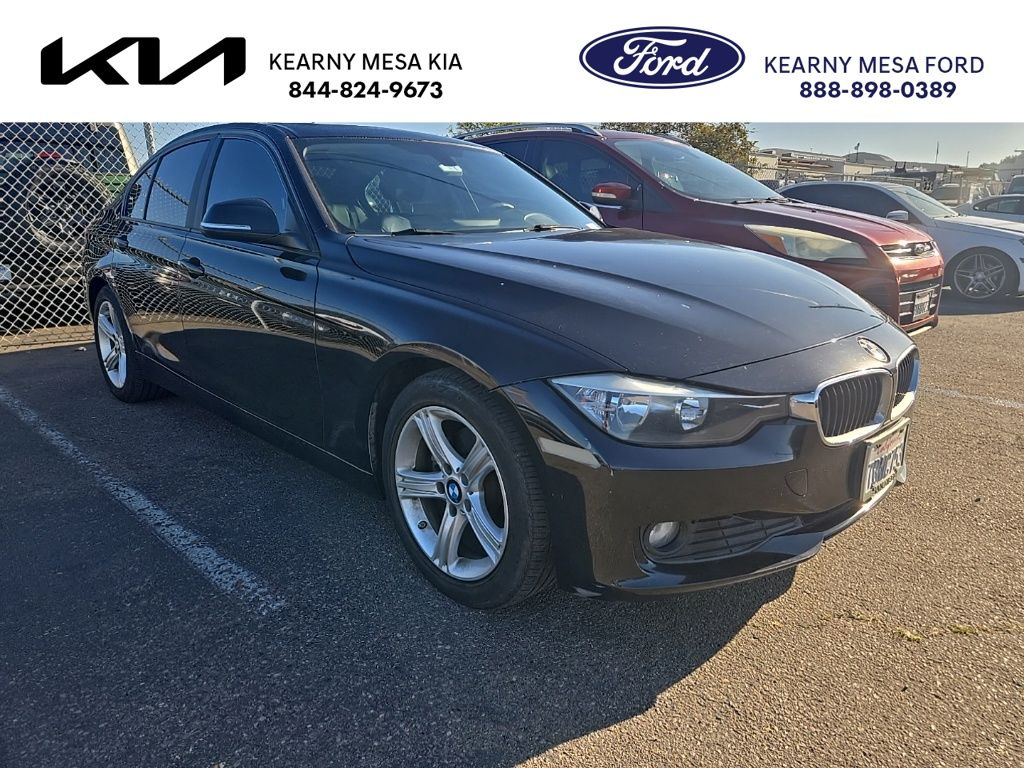 2013 BMW 3 Series 320i Sedan RWD