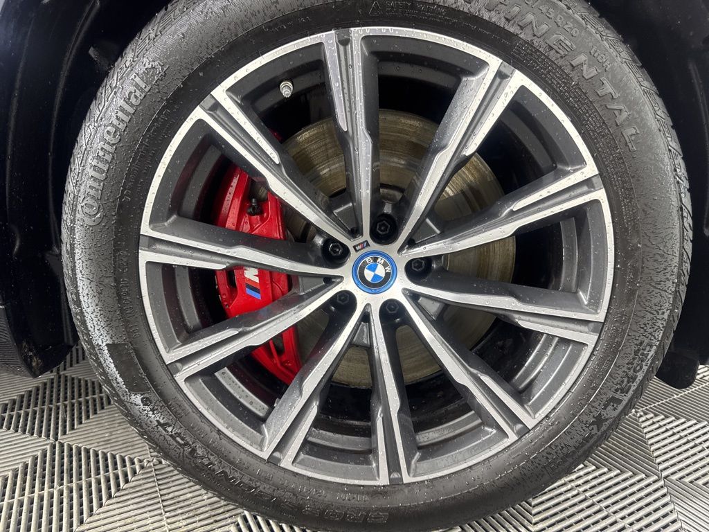 Thumbnail: 2025 BMW X5 - 12