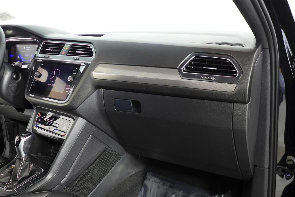 Thumbnail: 2022 Volkswagen Tiguan - 14