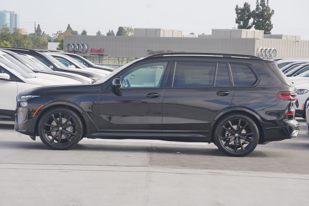 2025 BMW X7 xDrive40i 4