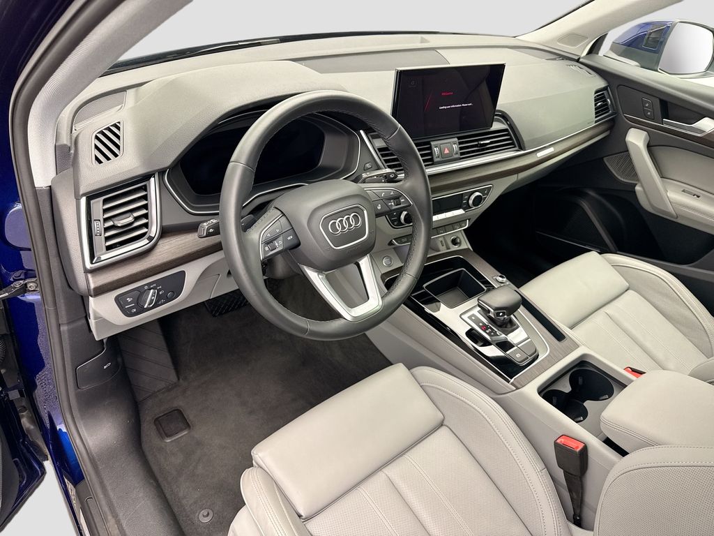 Thumbnail: 2025 Audi Q5 - 9