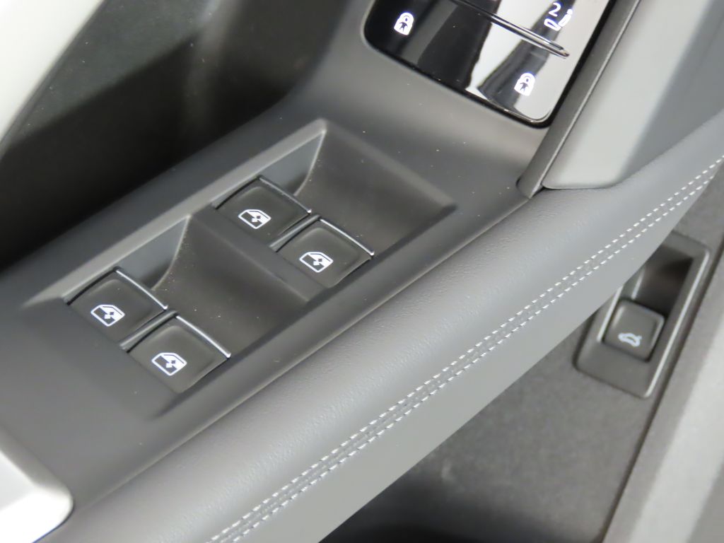 Thumbnail: 2025 Audi Q5 - 28