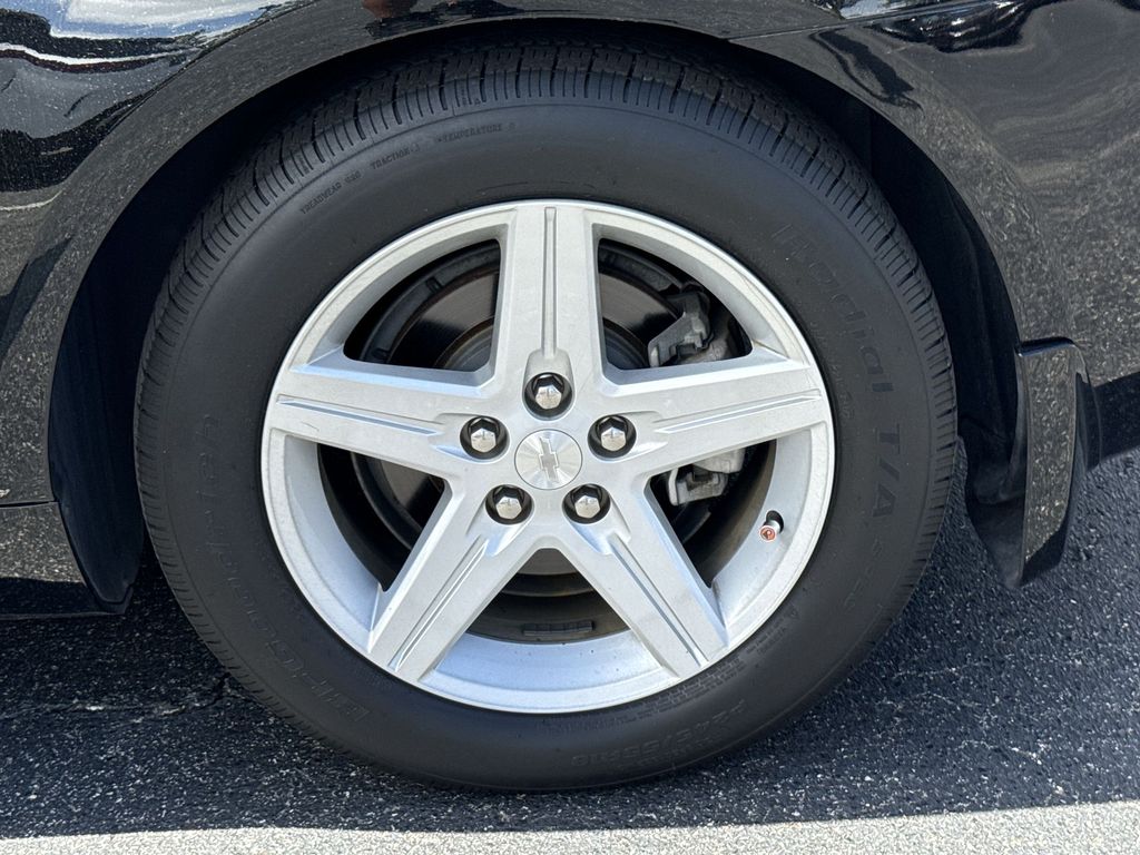 Thumbnail: 2011 Chevrolet Camaro - 29