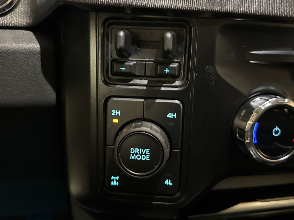 New 2026 White Ford Platinum image 32
