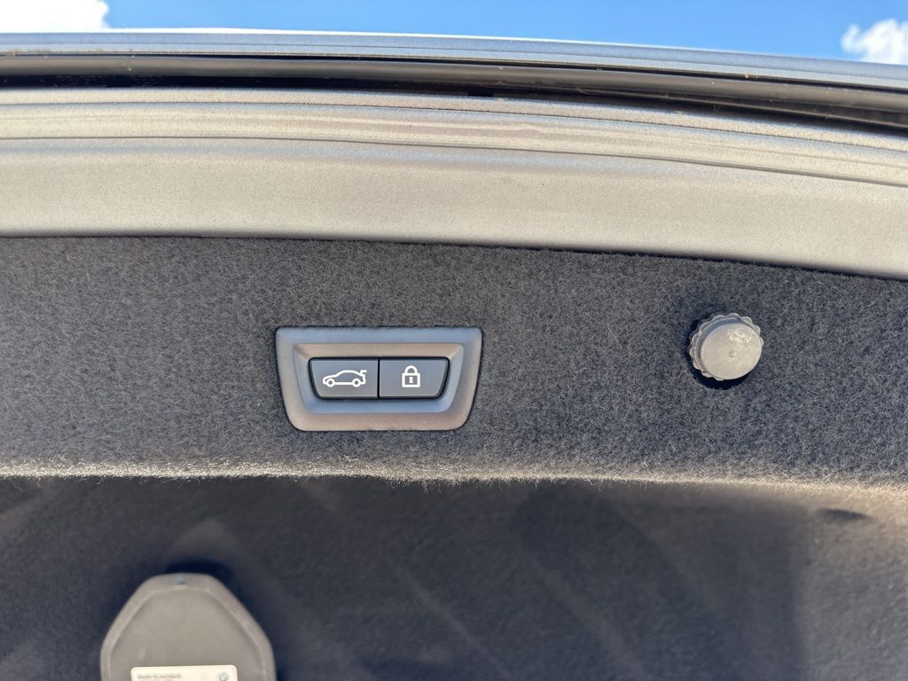2022 Frozen Bluestone Metallic BMW 7 Series M760i AWD Sedan