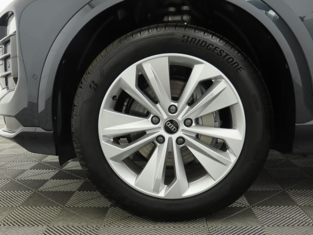 2025 Audi Q6 e-tron Premium 32