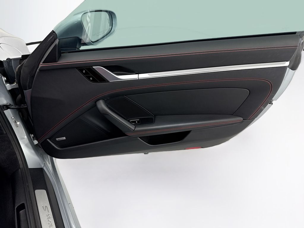 Thumbnail: 2020 Porsche 911 - 25
