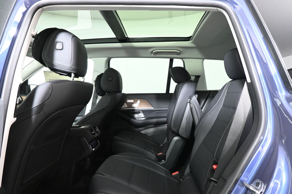 Thumbnail: 2026 Mercedes-Benz GLS - 29