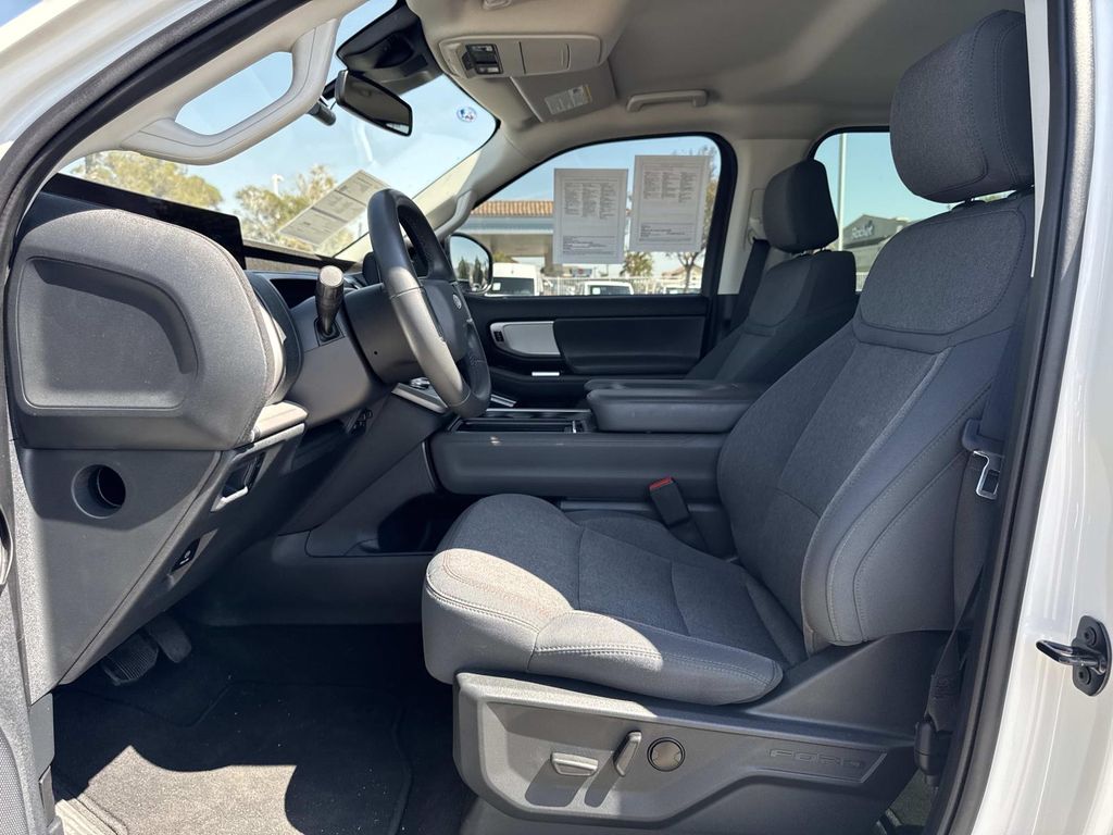 Used 2025 Ford Expedition Active 4D Sport Utility