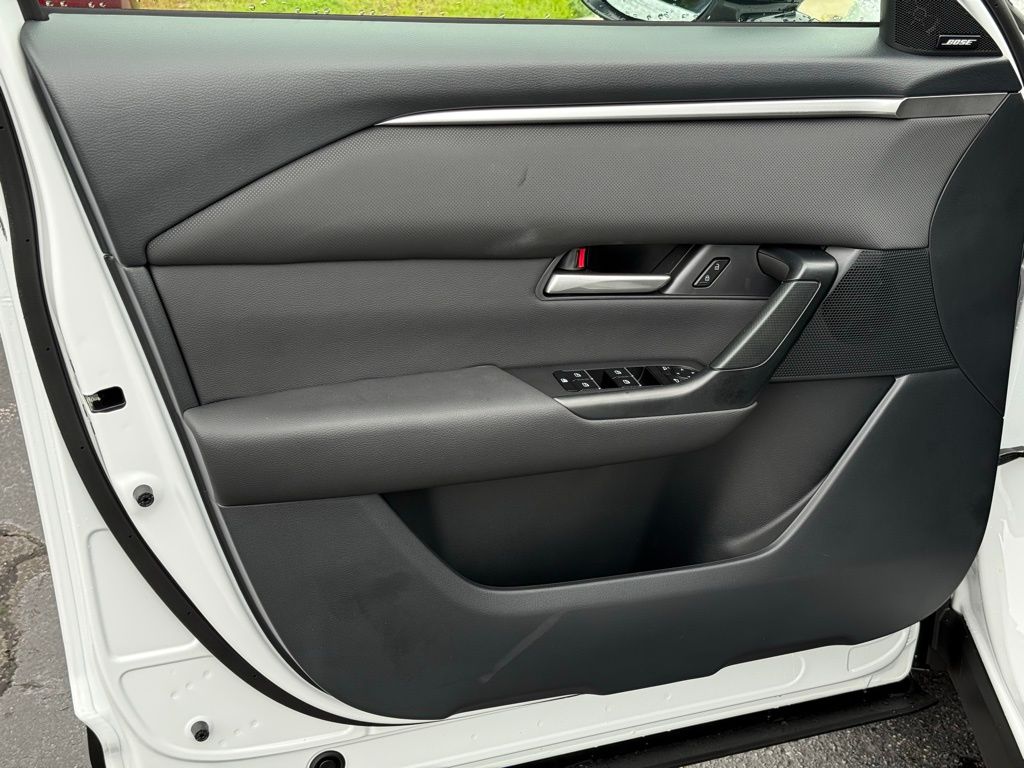 2025 Mazda CX-50 2.5 S Premium Package - 9