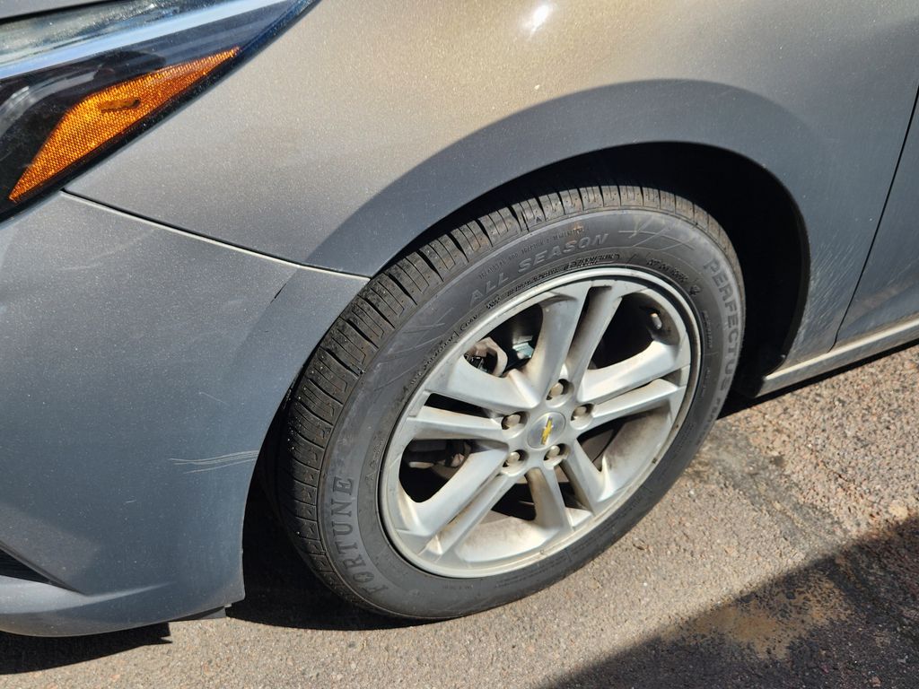 View vehicle photo 7