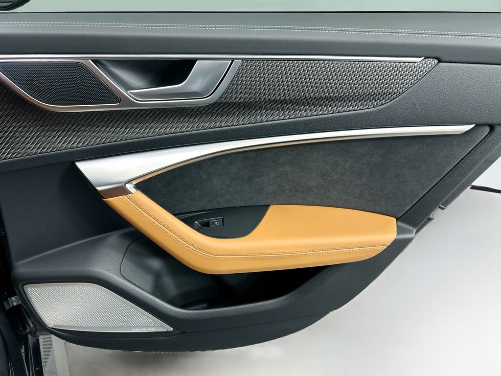 Thumbnail: 2025 Audi RS 7 - 26