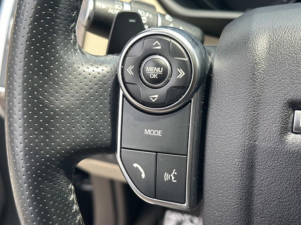Thumbnail: 2016 Land Rover Range Rover Sport - 28