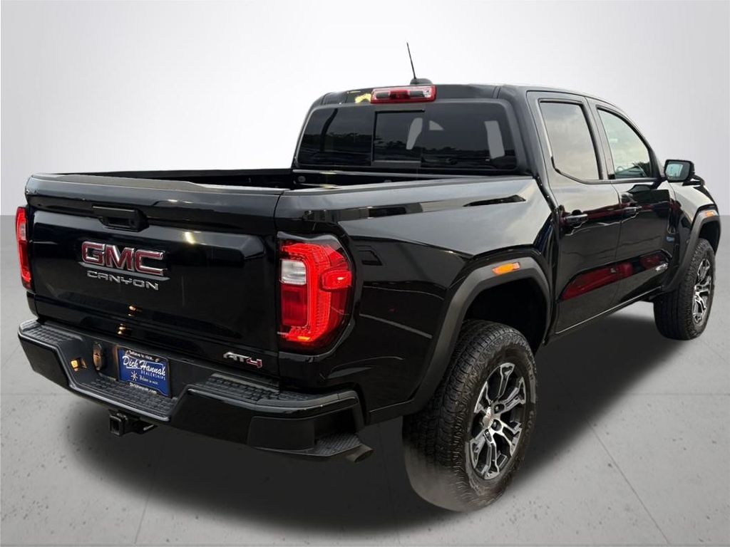 2024 GMC Canyon AT4