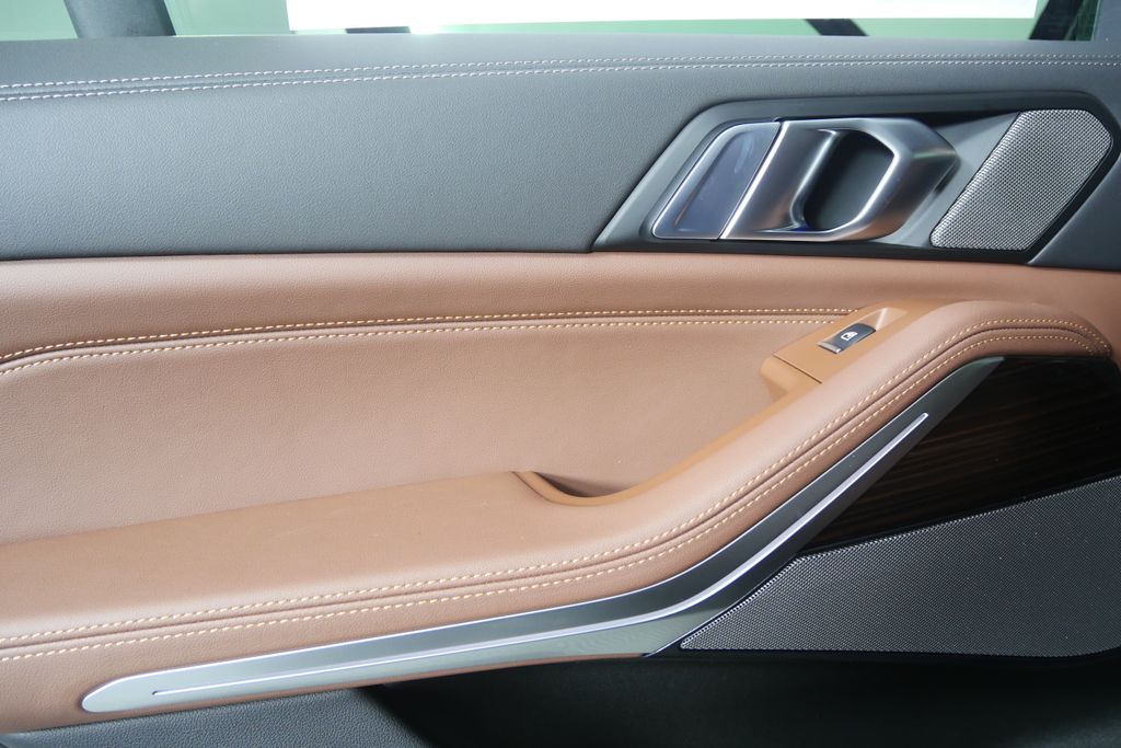 Thumbnail: 2026 BMW X5 - 14