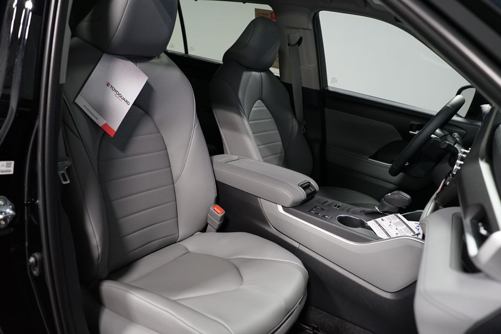 Thumbnail: 2026 Toyota Highlander - 29