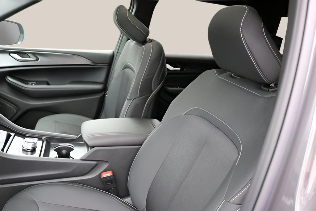 New Car 2025 Jeep Grand Cherokee L  Laredo X For Sale Under $35,000 In Austin, Texas