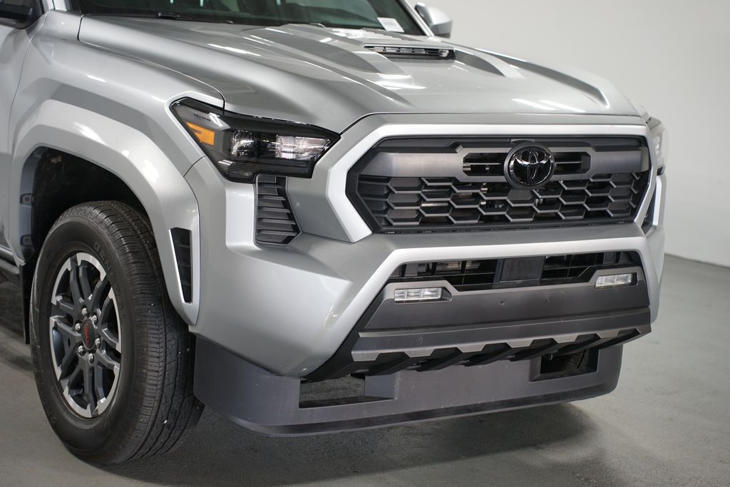 Thumbnail: 2024 Toyota Tacoma - 4