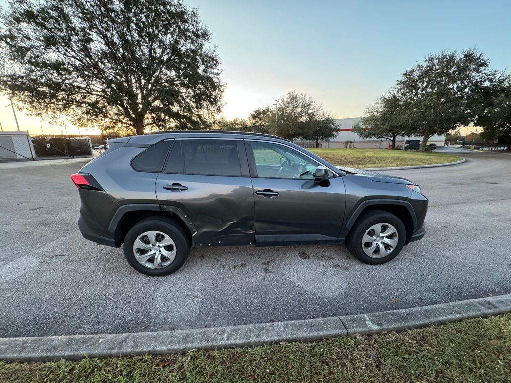 2021 Toyota RAV4 LE 6