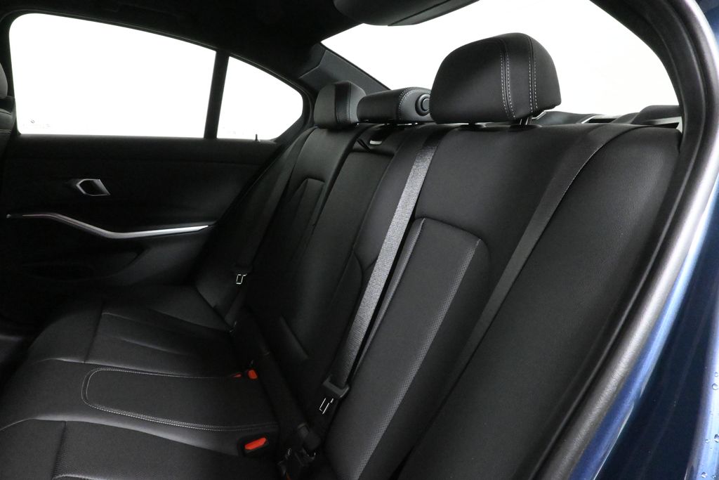 Thumbnail: 2026 BMW 3 Series - 4