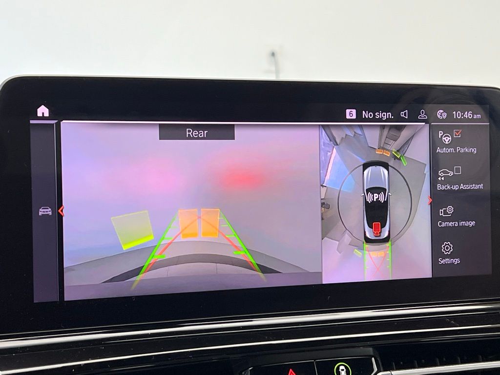 Thumbnail: 2024 BMW 8 Series - 19